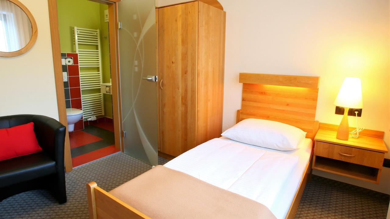 Pension Waldfriede Bad Tatzmannsdorf Exteriör bild